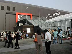 �W���K��