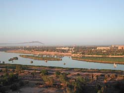 �`�O���X��